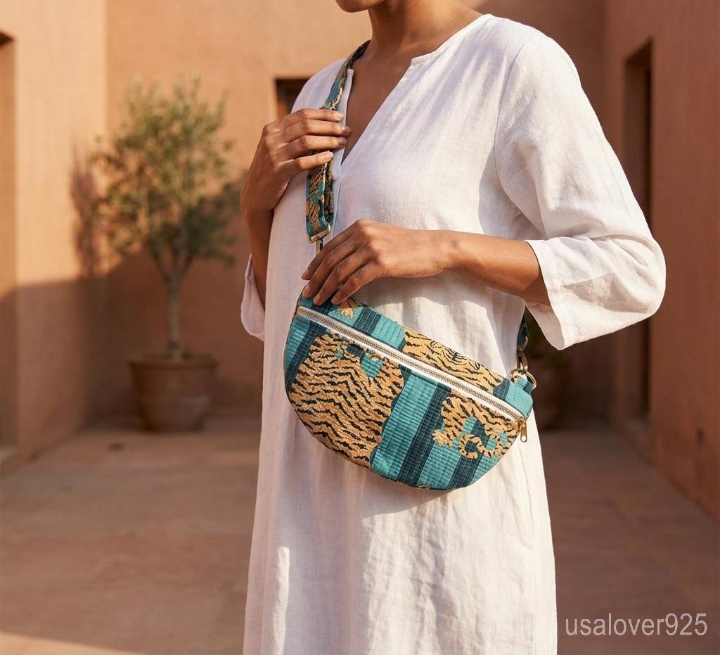 Blue Tiger Print Quilted Crossbody Bag, Cotton Mini Travel Purse, Boho Animal Print Tote